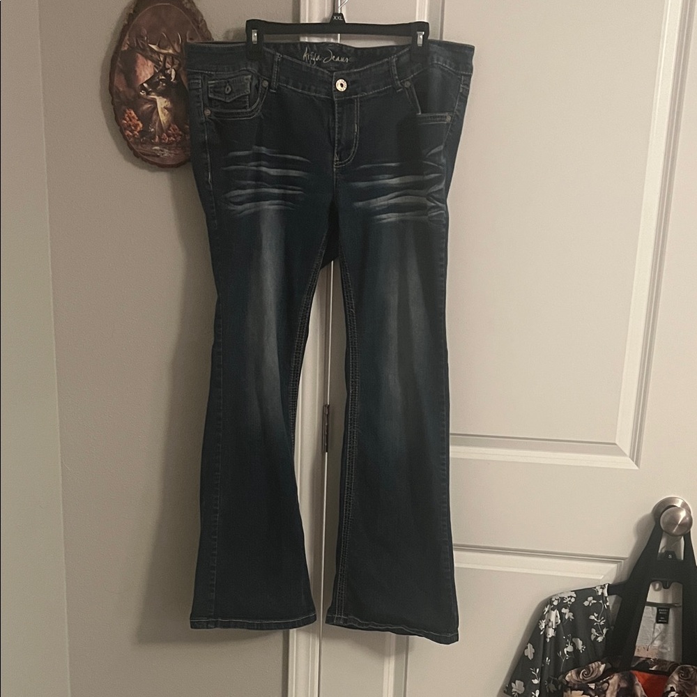 Women's Blue Jeans By Ariya